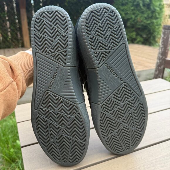 Adidas Tyshawn Low – Rare Black Suede with Gold Details – Size US 8.5 | New With - Picture 8 of 12